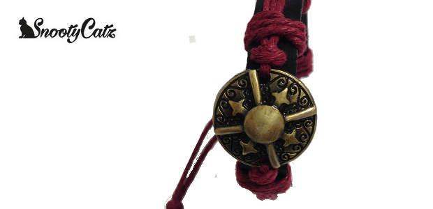A Closer Look at “Heraldic Mens Bracelet” via … Snooty […]